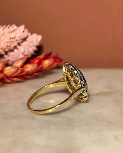 Bague Art - Déco Opale &amp; 14 Diamants &quot;Zavia&quot; - Elliade Paris