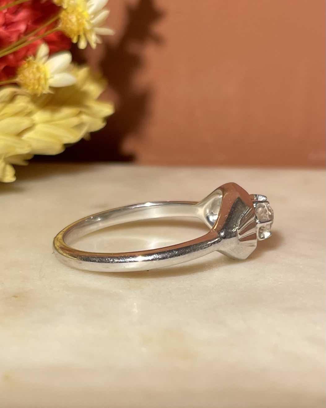 Bague Art-déco diamant 0.25 carat &quot;Iriane&quot;