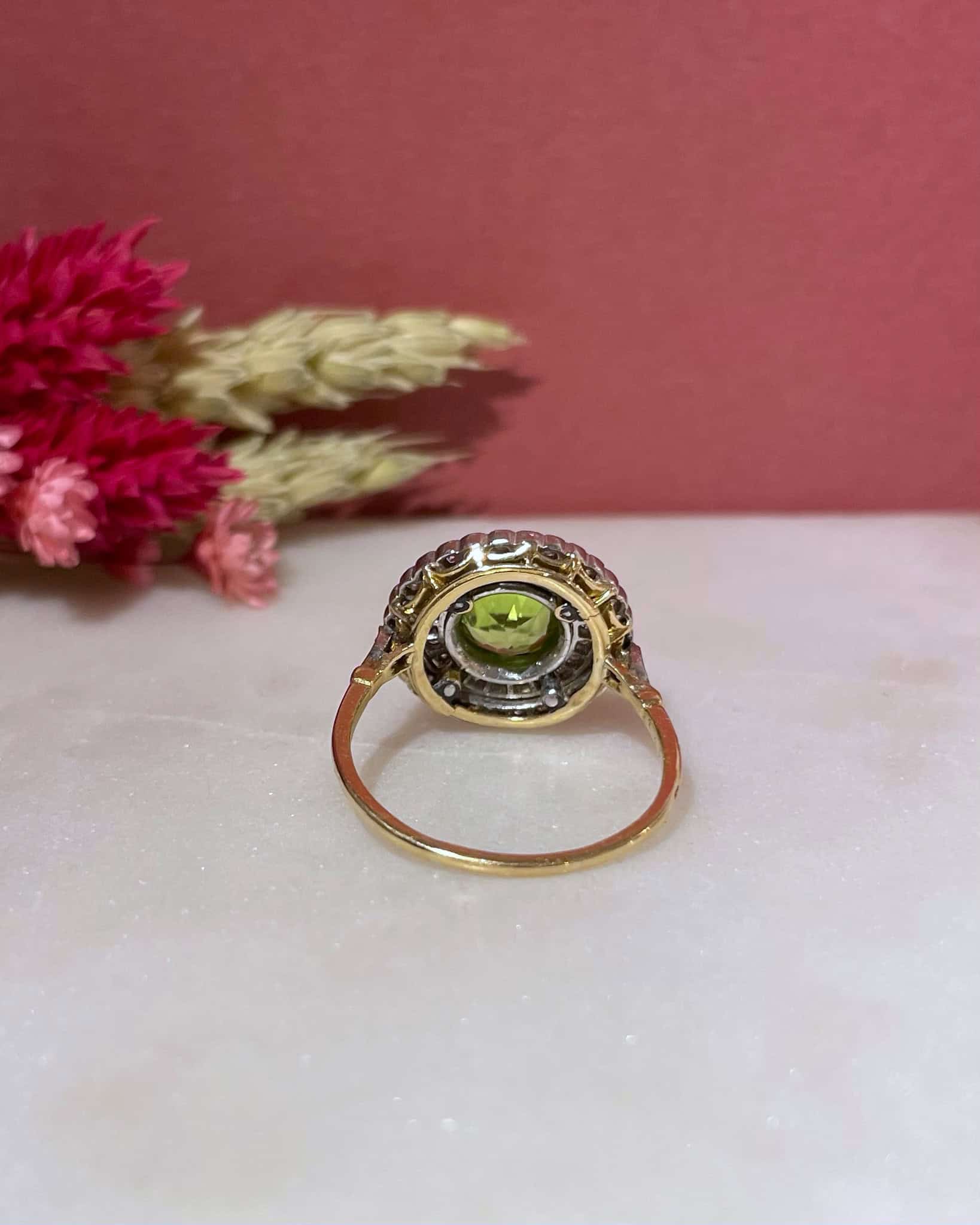 Bague Art - Déco Péridot 1.25 carat &amp; 54 Diamants "Liv" - Elliade Paris