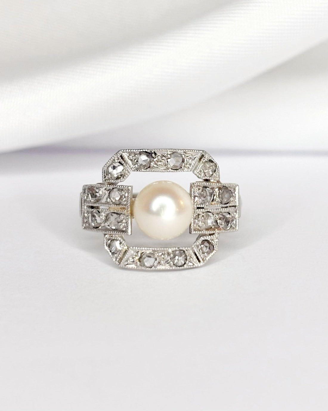 Bague Art Déco Perle &amp; Diamants "Hestia" - Elliade Paris