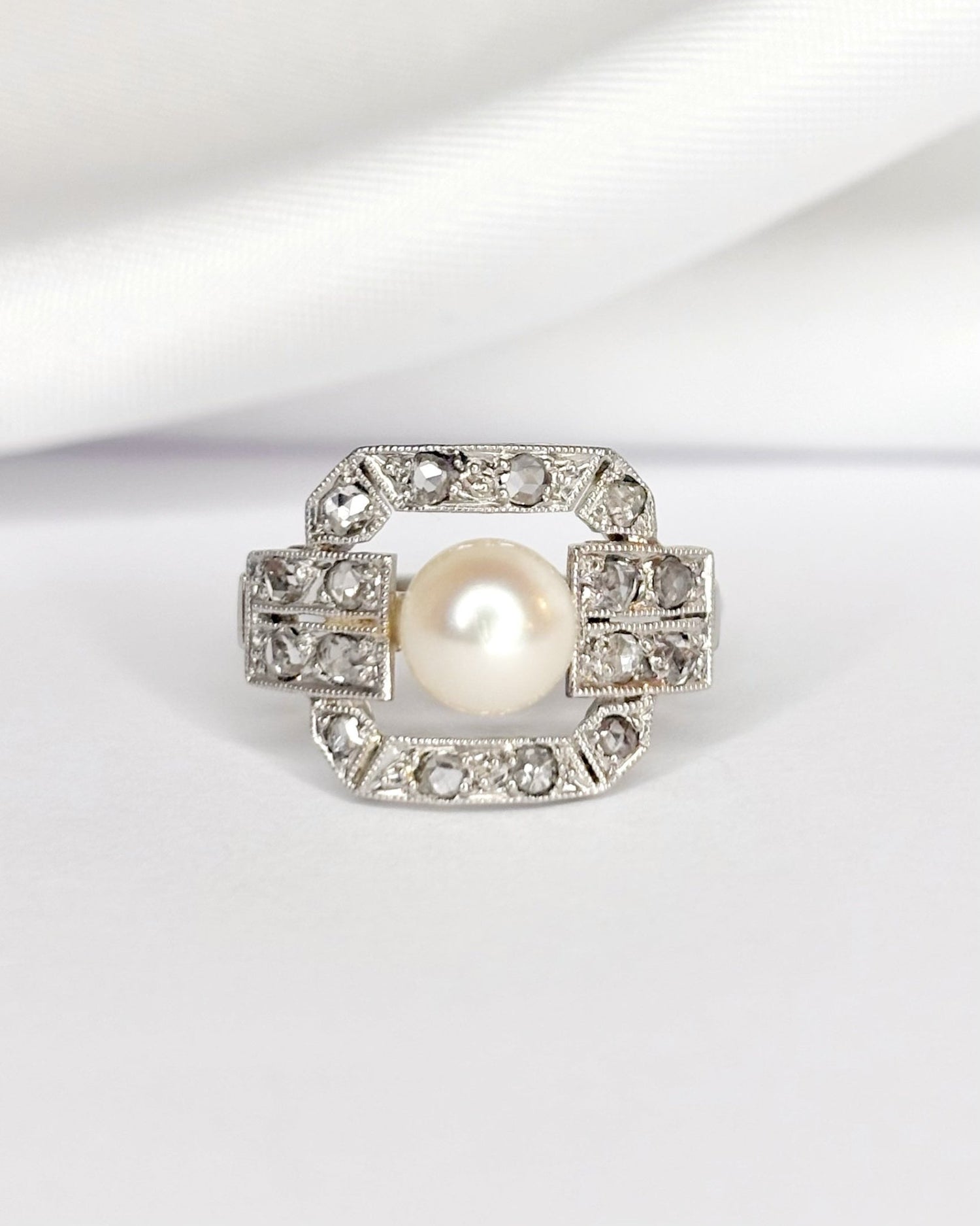 Bague Art Déco Perle &amp; Diamants "Hestia" - Elliade Paris