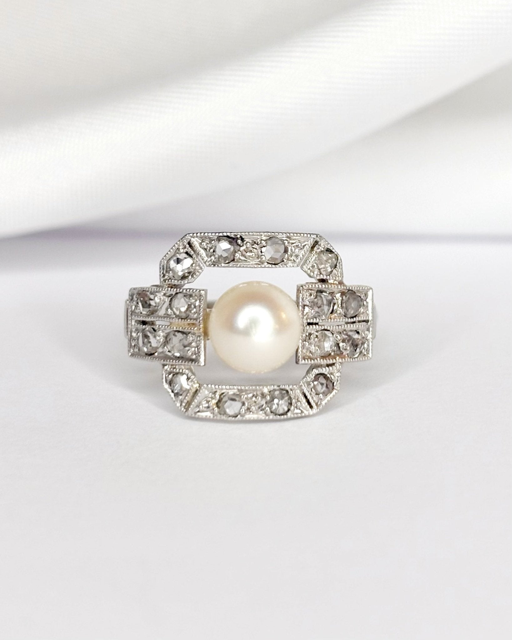 Bague Art Déco Perle &amp; Diamants "Hestia" - Elliade Paris