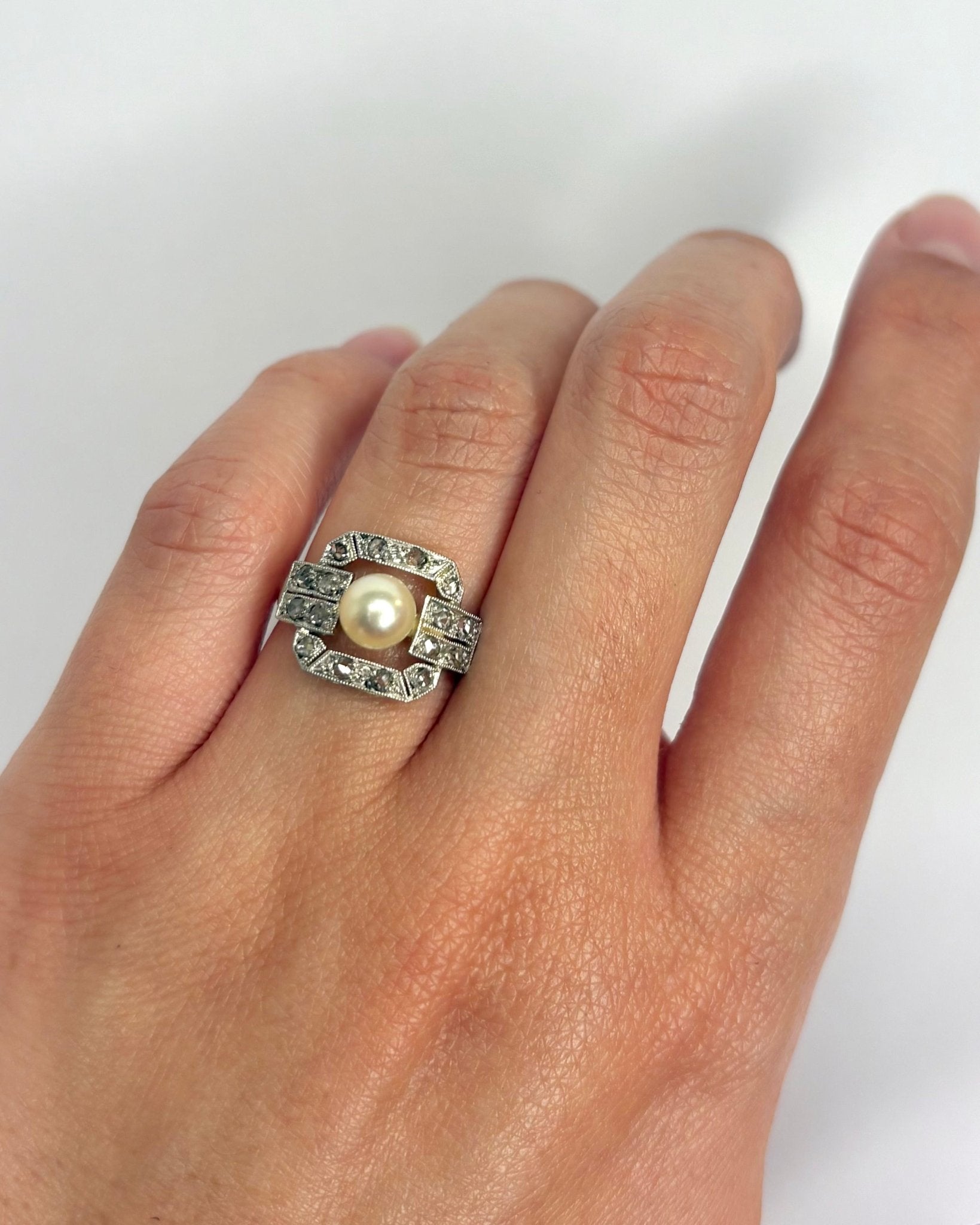 Bague Art Déco Perle &amp; Diamants "Hestia" - Elliade Paris
