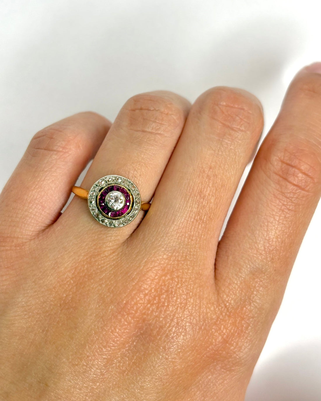 Bague Art Déco Rubis &amp; Diamants "Mariana" - Elliade Paris