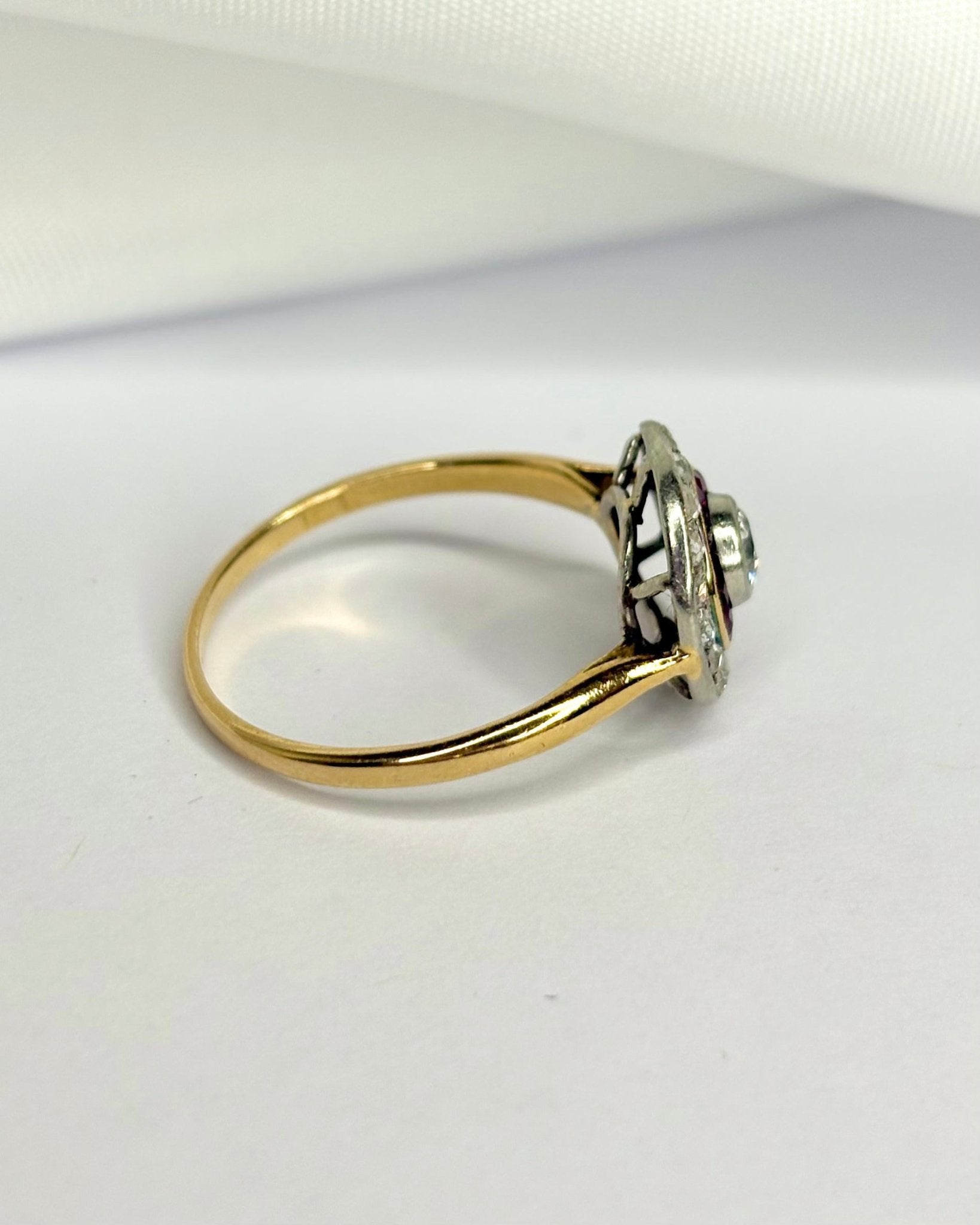 Bague Art Déco Rubis &amp; Diamants "Mariana" - Elliade Paris