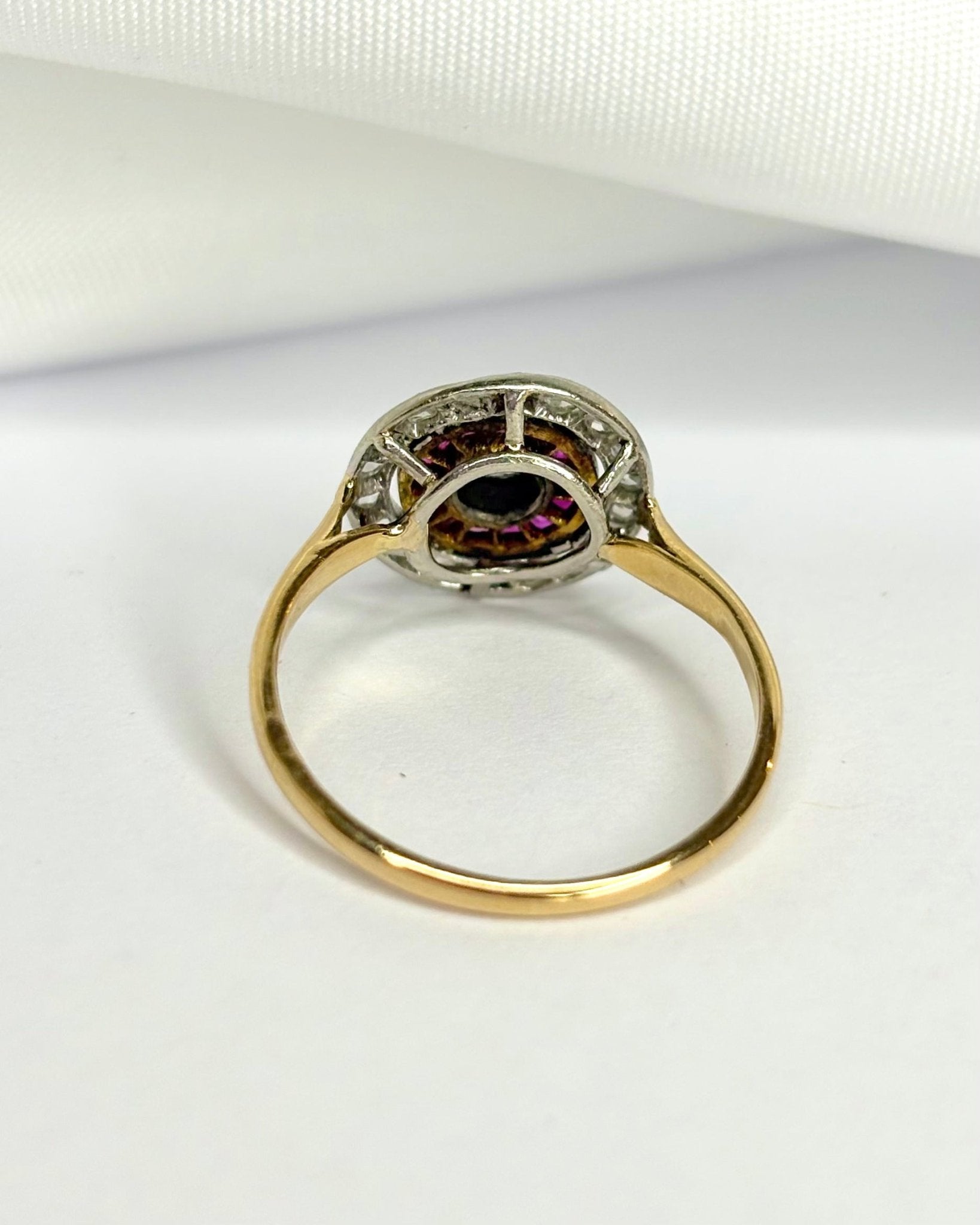 Bague Art Déco Rubis &amp; Diamants "Mariana" - Elliade Paris