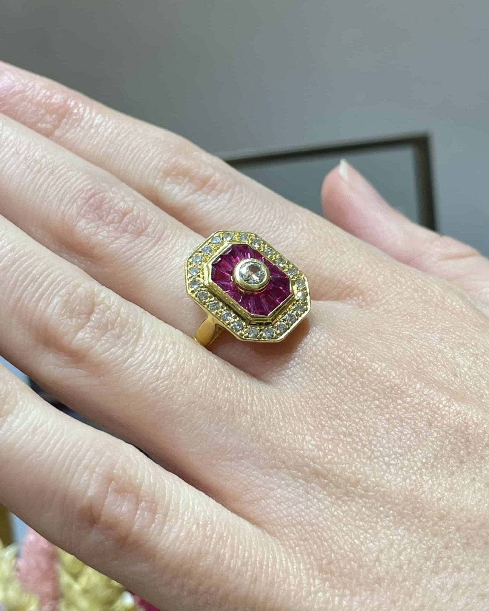 Bague Art - Déco Rubis &amp; Diamants "Vivienne" - Elliade Paris