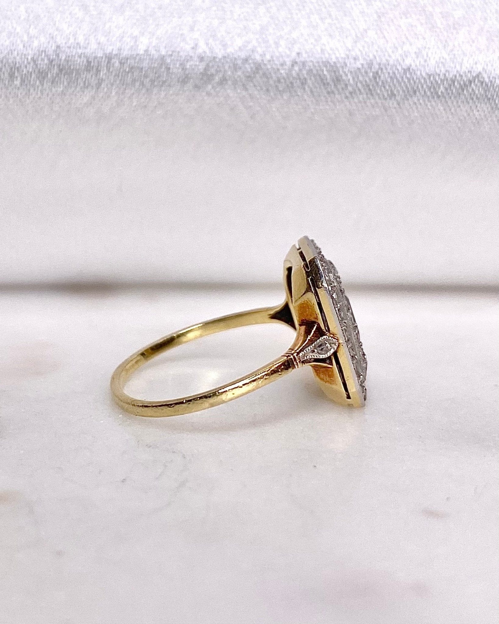 Bague Art - Déco Saphir 0.70 carat &amp; Diamants "Azélaé" - Elliade Paris