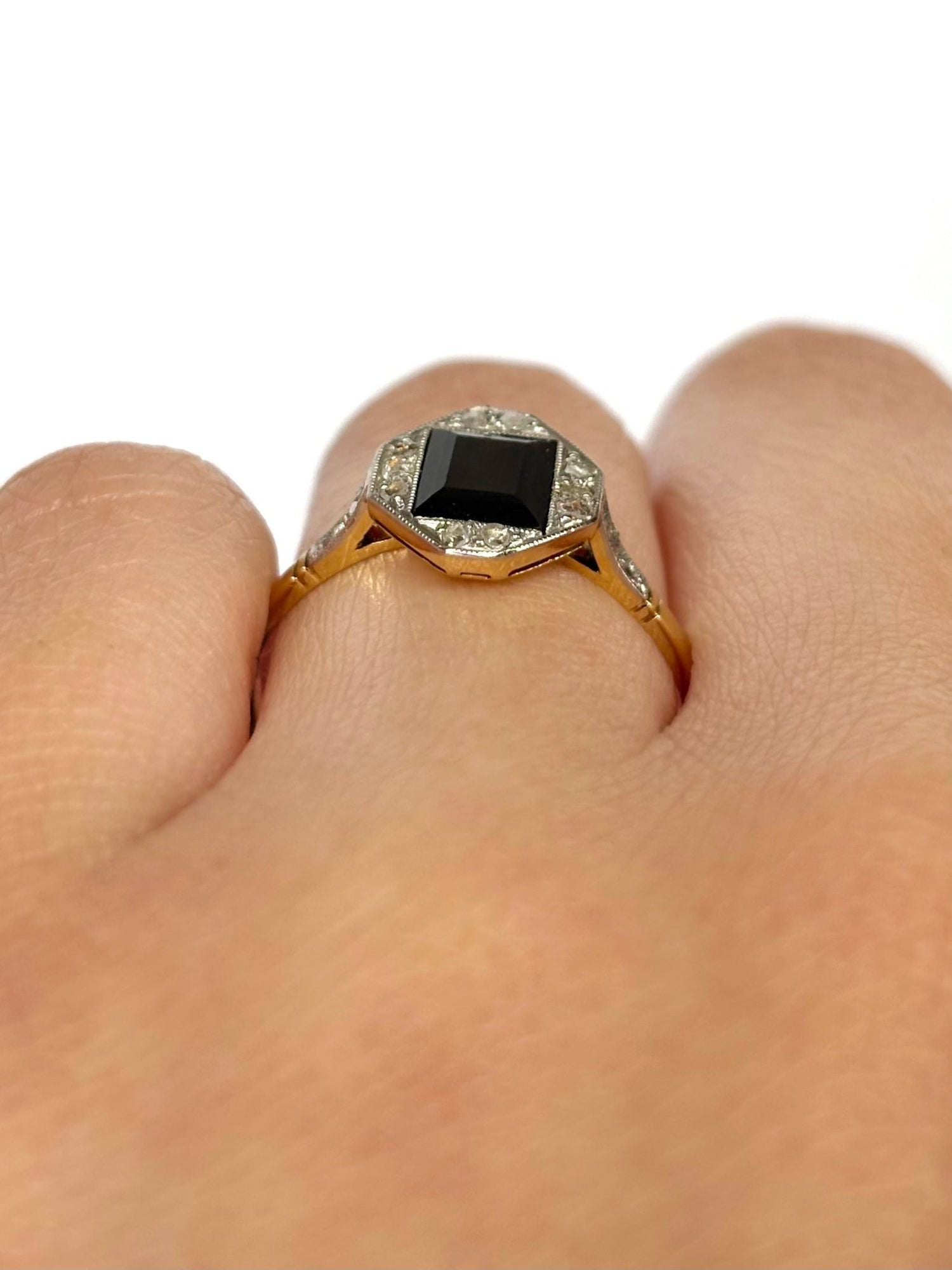 Bague Art Déco Saphir 1.45 carat &amp; Diamants "Vincianne" - Elliade Paris