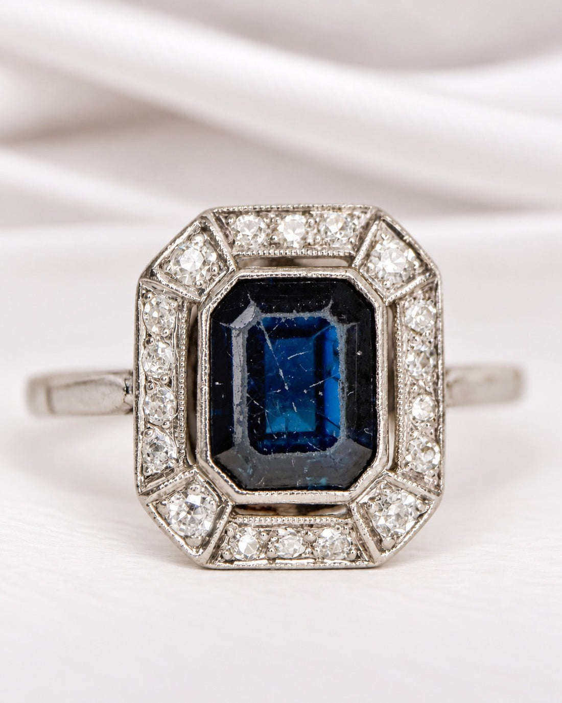 Bague Art-Déco Saphir 2.62 carats &amp; Diamants 0.22 carat 4.45g "Laure" - Elliade Paris