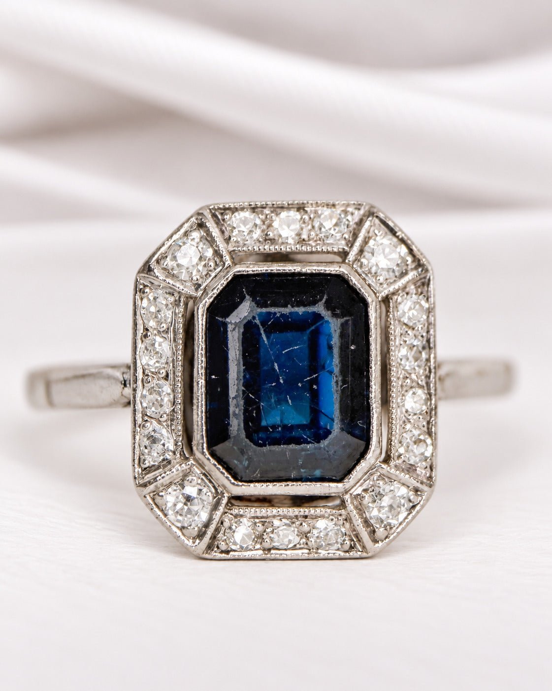Bague Art-Déco Saphir 2.62 carats &amp; Diamants 0.22 carat 4.45g "Laure" - Elliade Paris