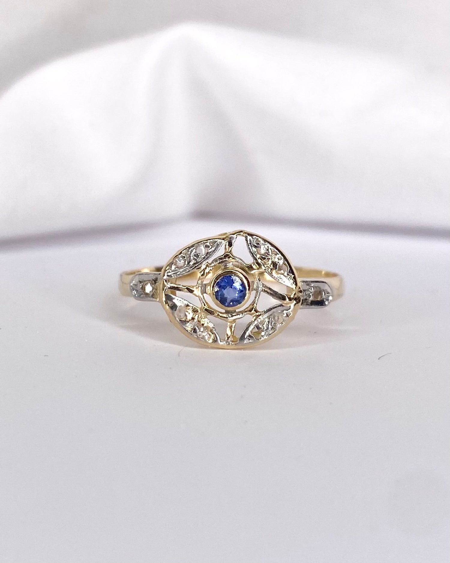 Bague Art Déco Saphir &amp; Diamants &quot;Zora&quot; - Elliade Paris