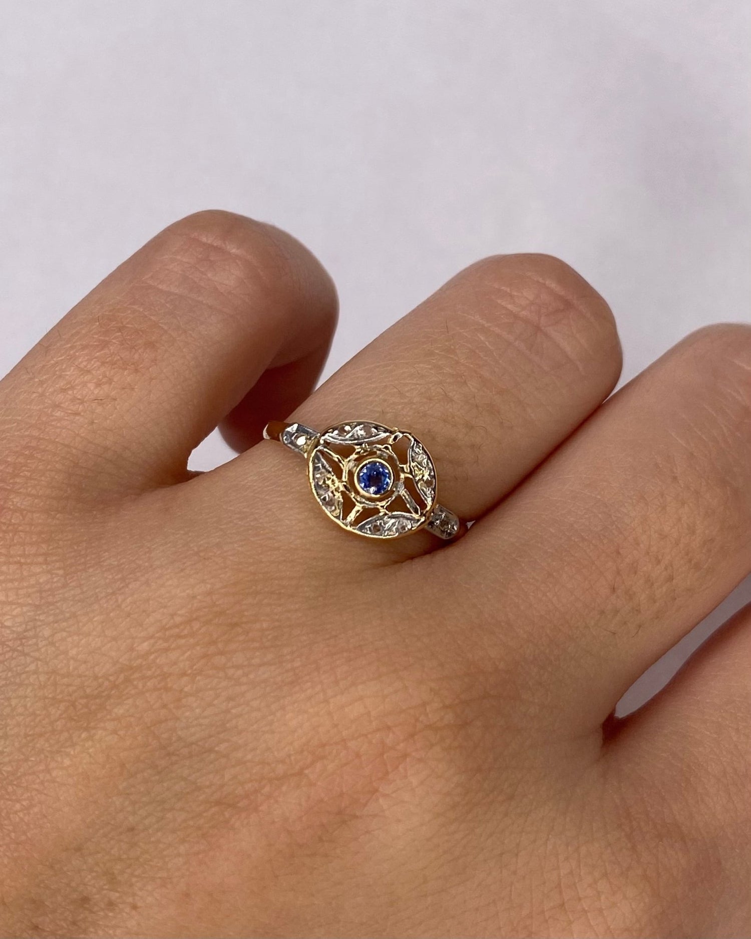 Bague Art Déco Saphir &amp; Diamants &quot;Zora&quot; - Elliade Paris