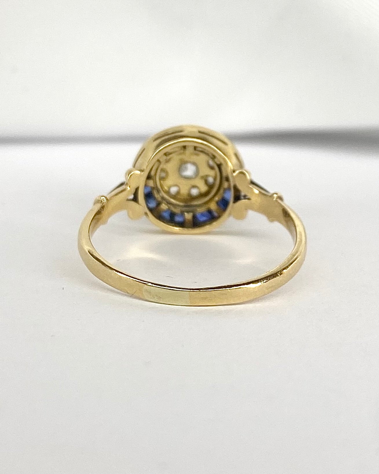 Bague Art Déco Saphirs 0.32 carat &amp; Diamants "Leonora" - Elliade Paris