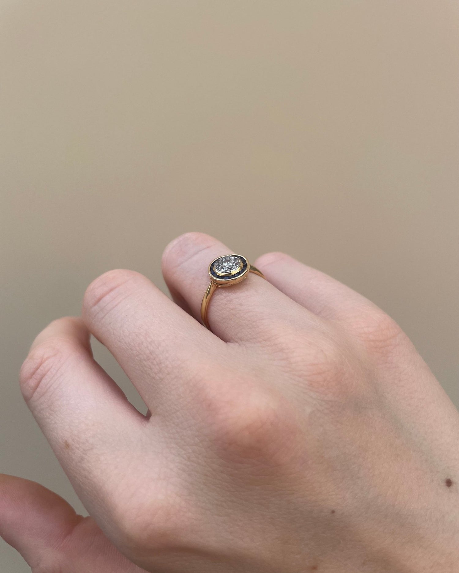 Bague Art - Déco Saphirs 0.32 carat &amp; Diamants &quot;Mariane&quot; - Elliade Paris