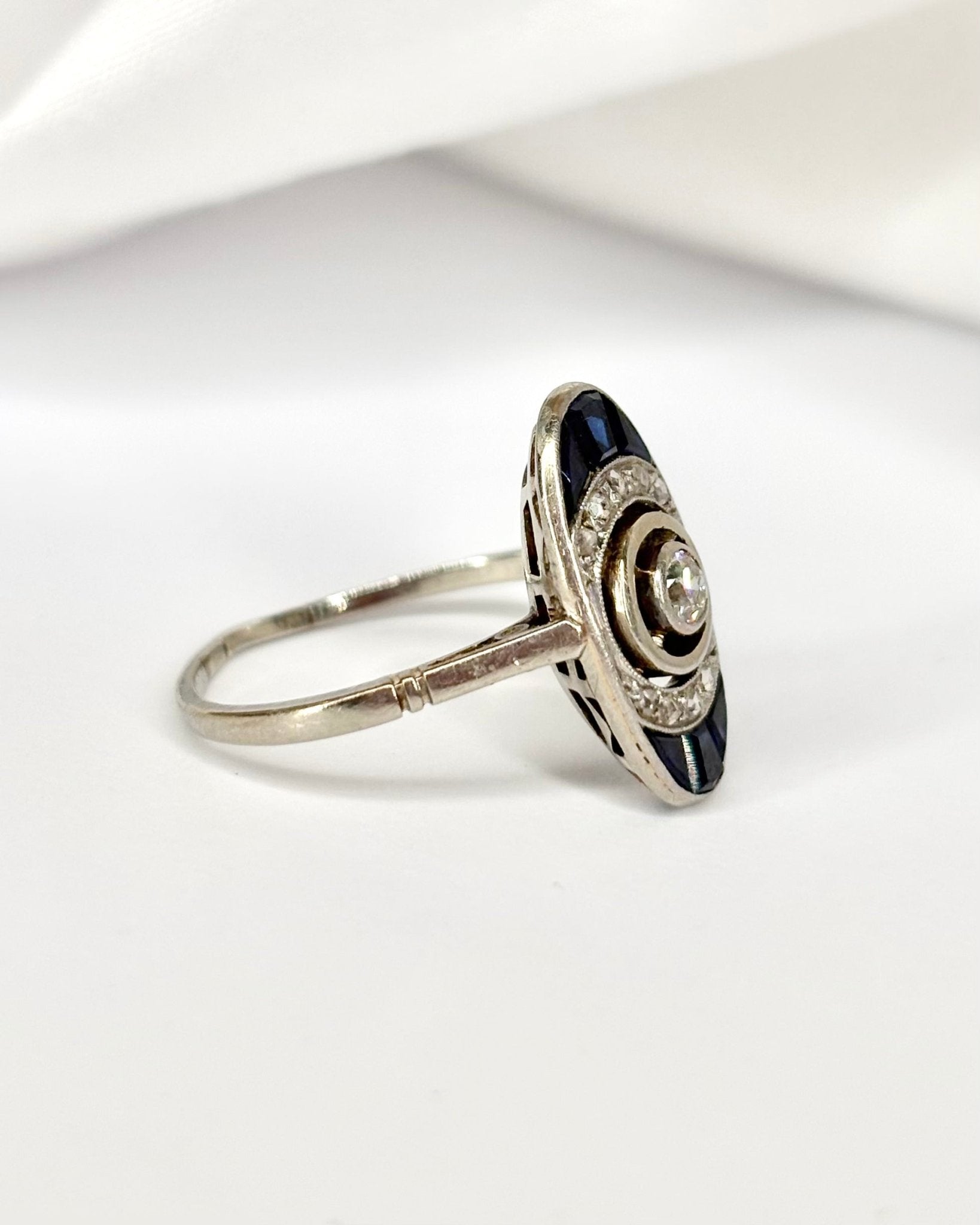 Bague Art Déco Saphirs &amp; Diamants "Catherine" - Elliade Paris