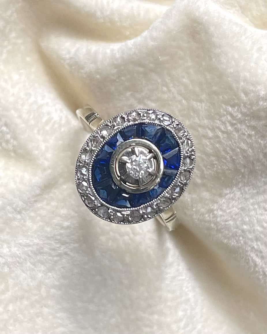 Bague Art - déco Saphirs &amp; Diamants "Janiss" - Elliade Paris