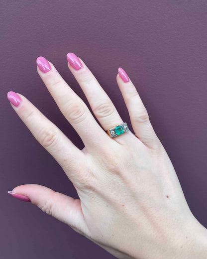 Bague Art-Déco Tank Vintage Émeraude 1.50 carat et Diamants &quot;Aranza&quot;