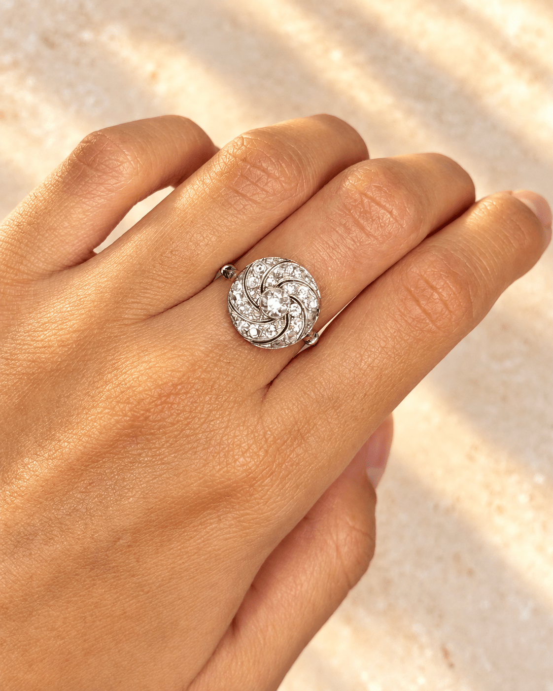 Bague Art-Déco Tourbillon Diamants 0.77 carat "Fiona" - Elliade Paris