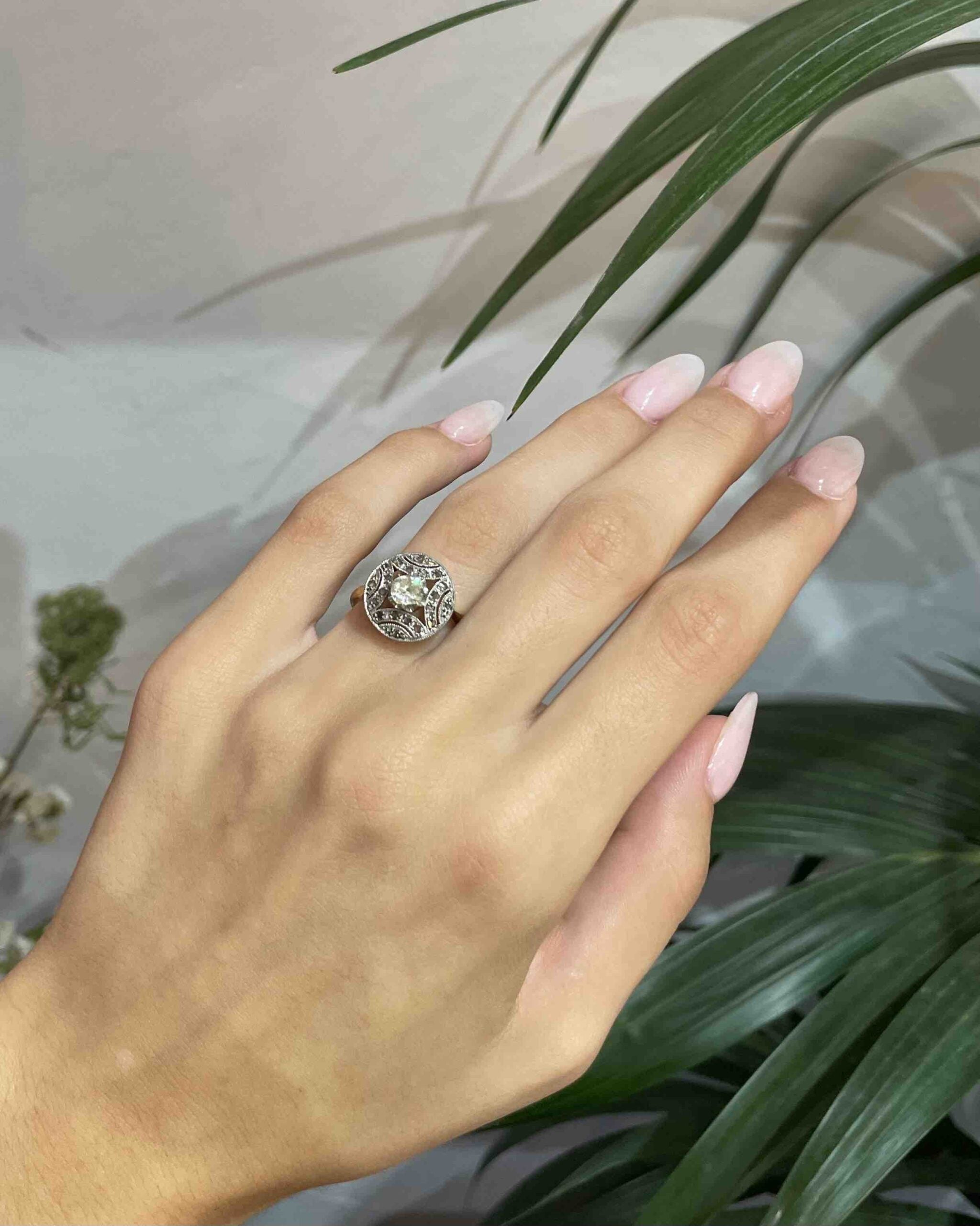 Anillo de diamantes Art Déco "Ora"