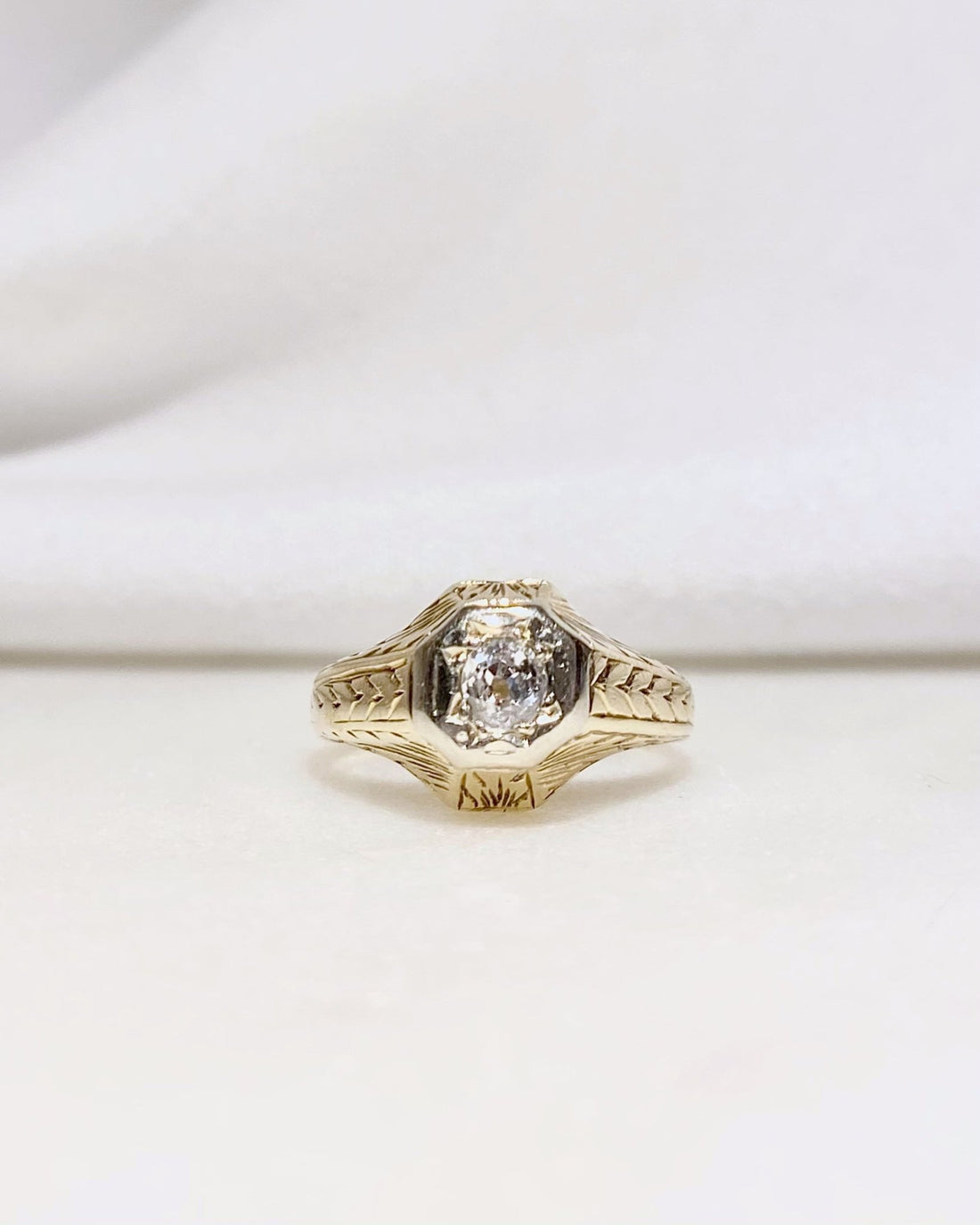 Bague Chevalière Diamant 0.15 carat &quot;Carmen&quot; - Elliade Paris