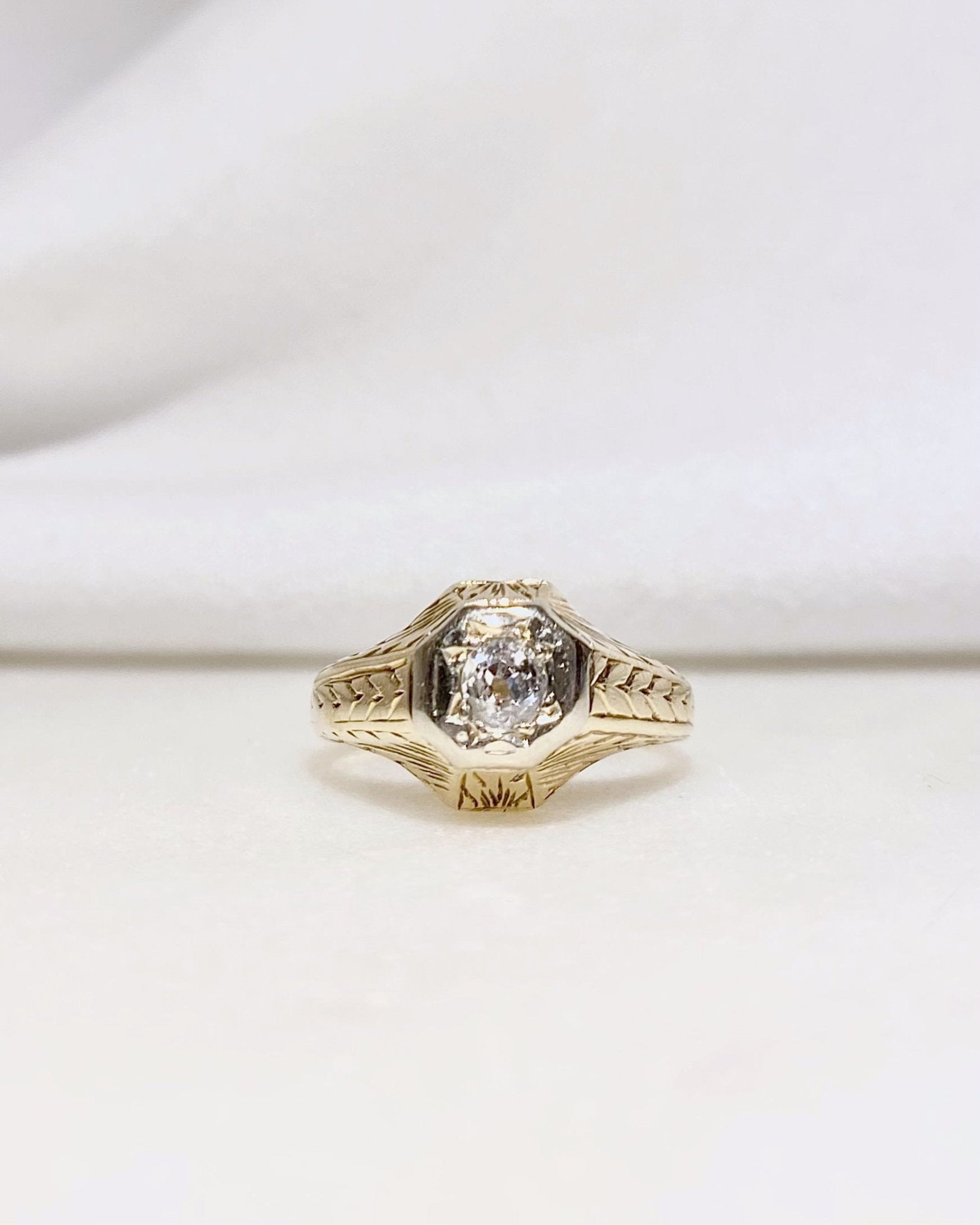 Bague Chevalière Diamant 0.15 carat &quot;Carmen&quot; - Elliade Paris