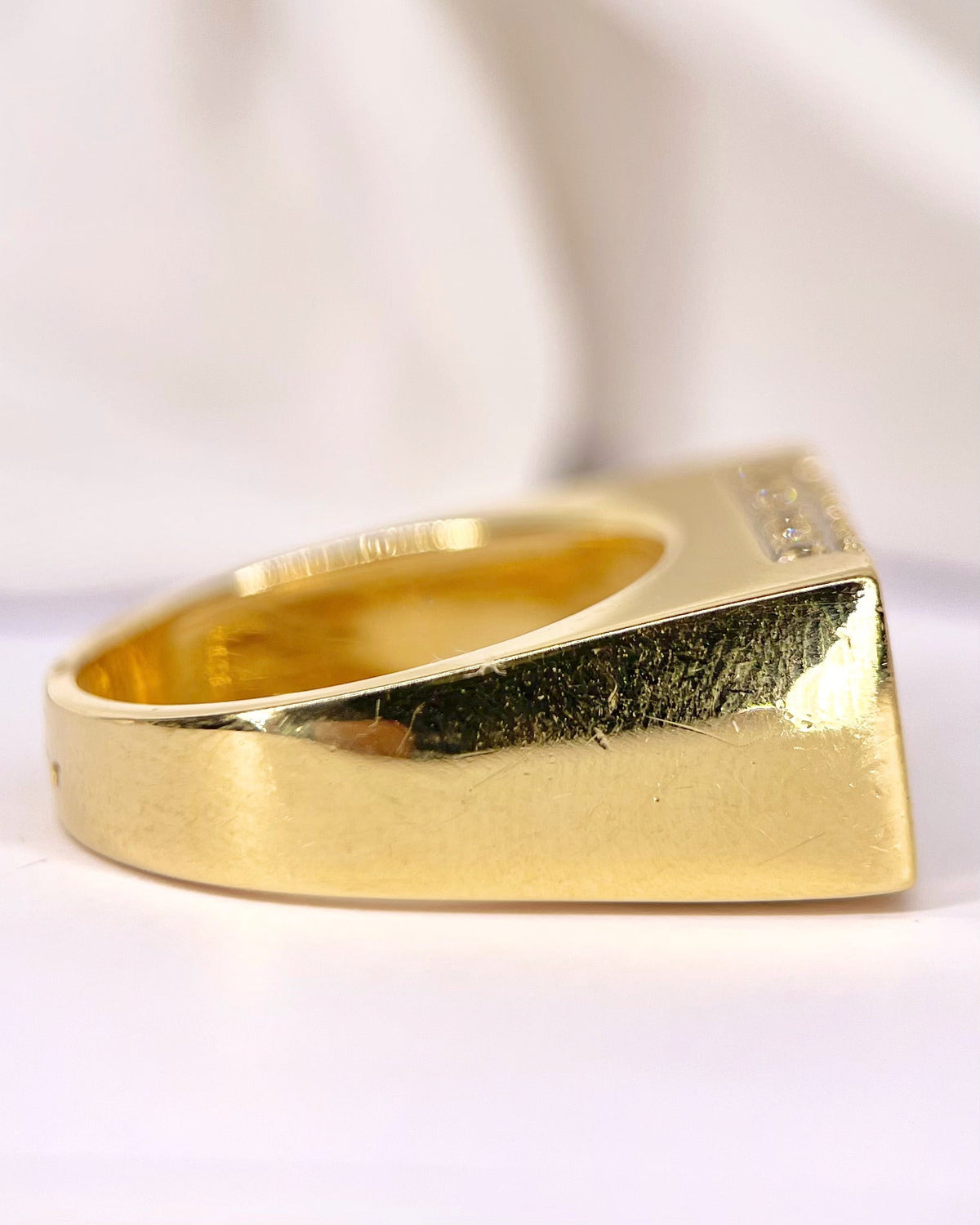 Bague Chevalière Diamants &amp; Or 18 carats 9.91g "Bélinde" - Elliade Paris