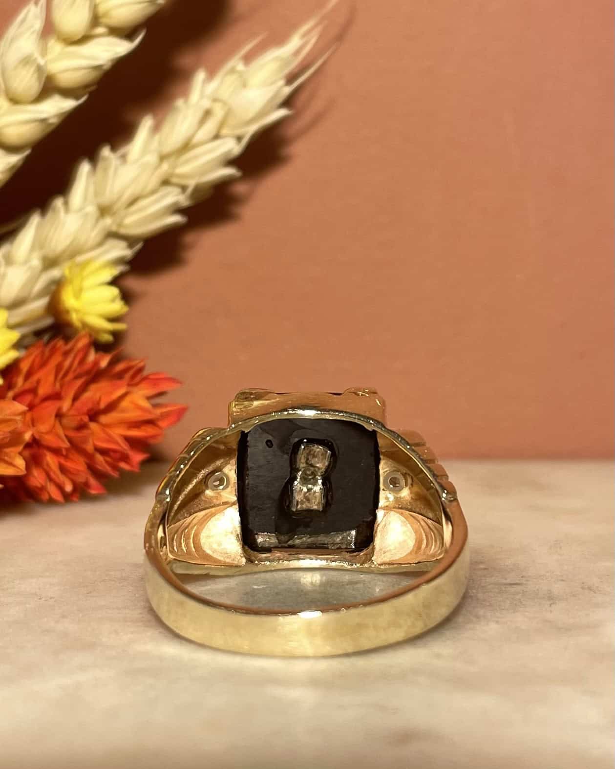 Anillo de sello vintage de ónix y diamantes "Calix"