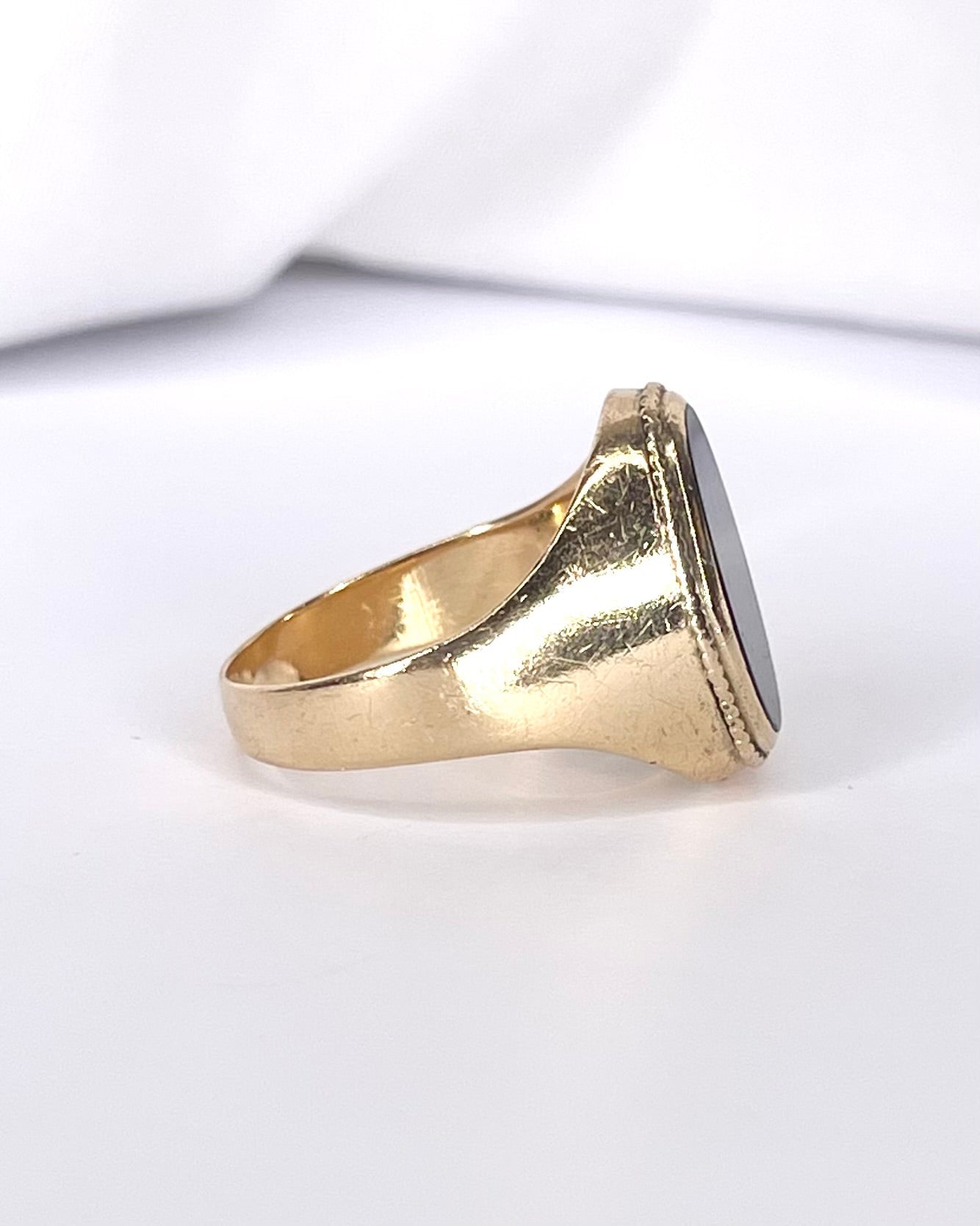 Bague Chevalière Onyx &amp; Or 5,3g "Romane" - Elliade Paris