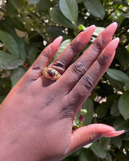 Bague chevalière vintage Grenat Cabochon &quot;Sacha&quot; - Elliade Paris