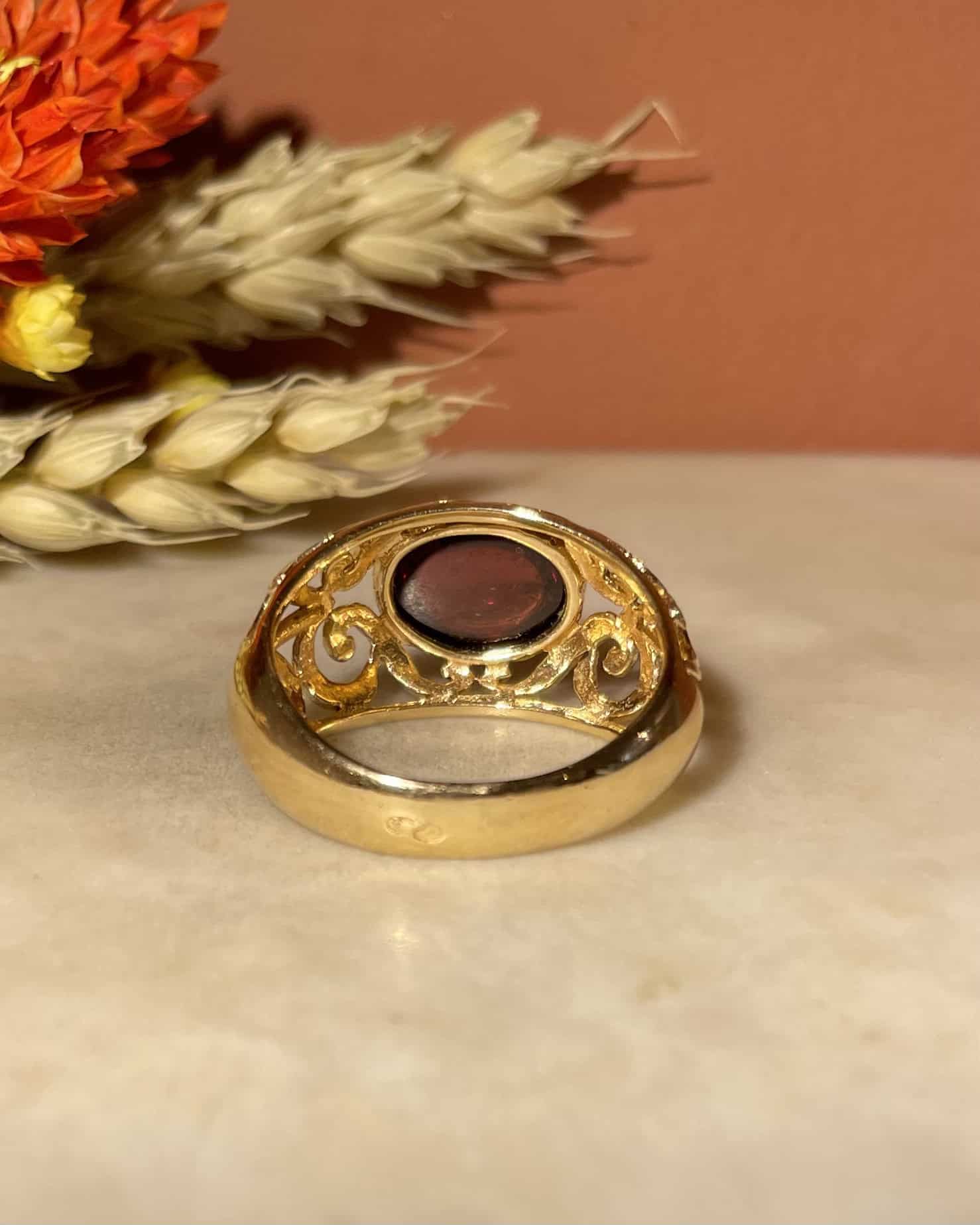 Bague chevalière vintage Grenat Cabochon "Sacha" - Elliade Paris