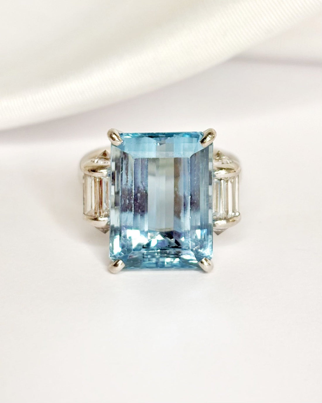 Bague Cocktail Aigue-Marine 9.70 carats &amp; Diamants 0.60 carat "Melissa" - Elliade Paris