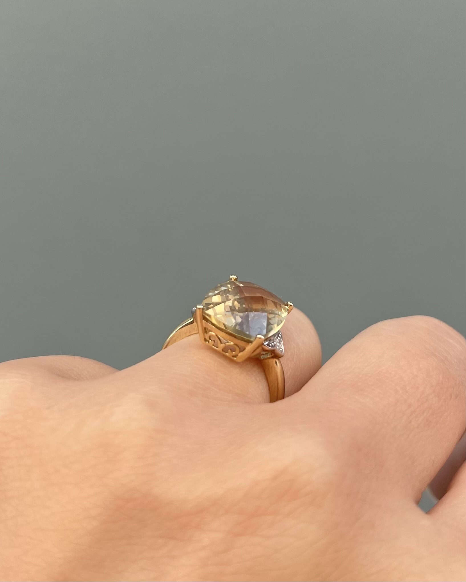 Anillo de cóctel "Sierra" de citrino y diamante de 8 quilates