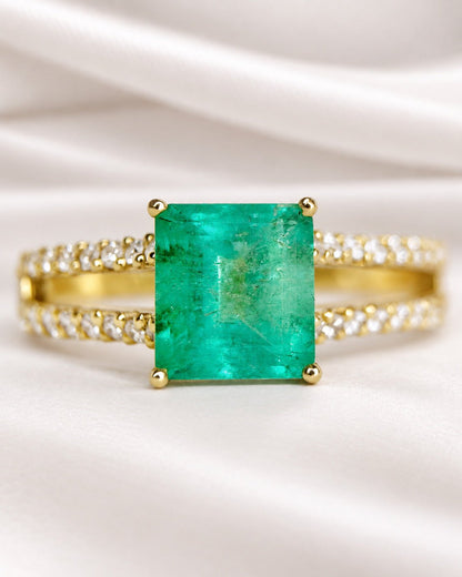 Bague Cocktail Émeraude 2.37 carats &amp; Diamants 0.32 carat 4.59g "Samia" - Elliade Paris