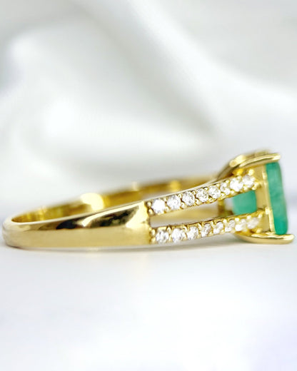 Bague Cocktail Émeraude 2.37 carats &amp; Diamants 0.32 carat 4.59g "Samia" - Elliade Paris