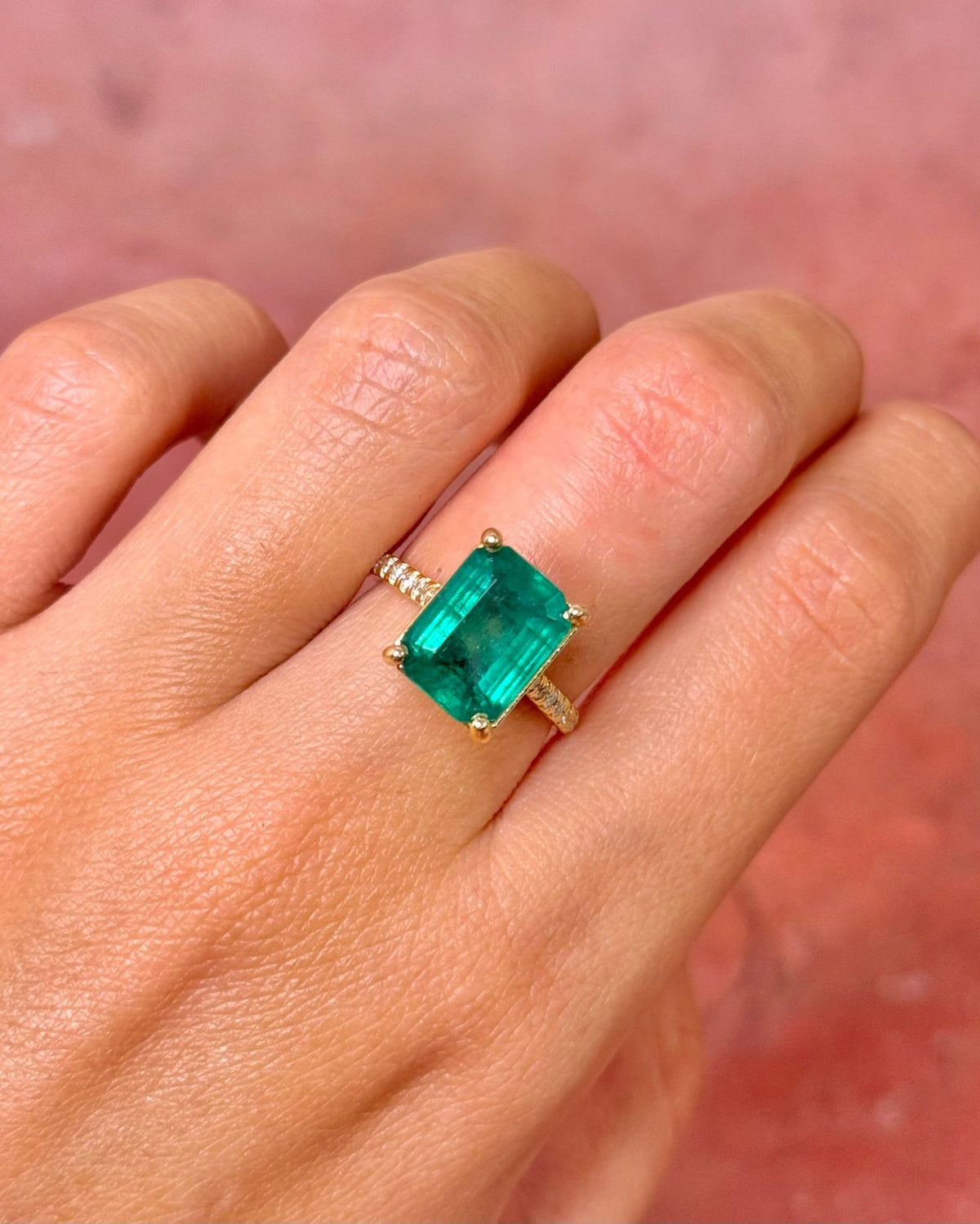 Bague Cocktail Émeraude 3.60 carats &amp; Diamants 0.36 carat 4,45g "Blandine" - Elliade Paris