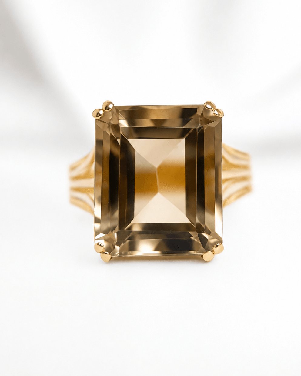 Bague Cocktail Quartz Fumé 10.2 carats 5,68g "Kamelia" - Elliade Paris
