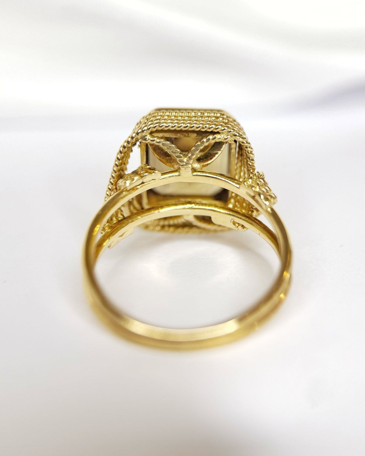 Bague Cocktail Quartz Fumé 5.50 carats 9.07g "Leanna" - Elliade Paris