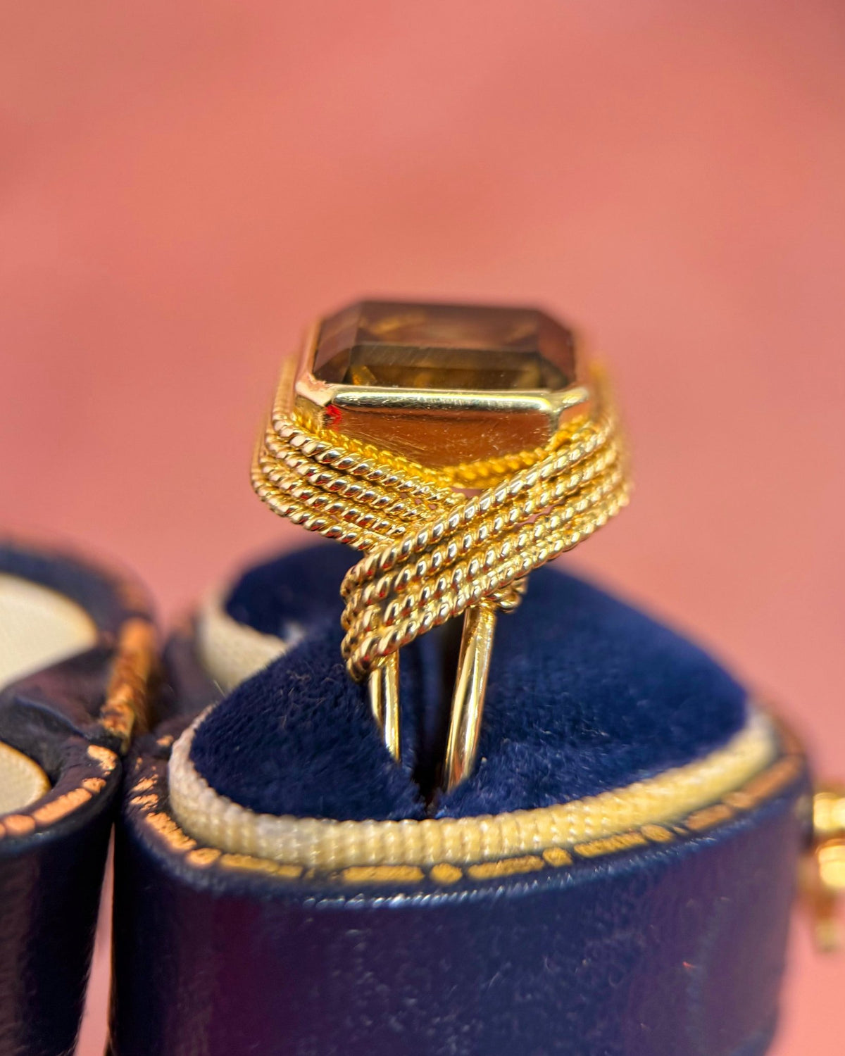 Bague Cocktail Quartz Fumé 5.50 carats 9.07g "Leanna" - Elliade Paris