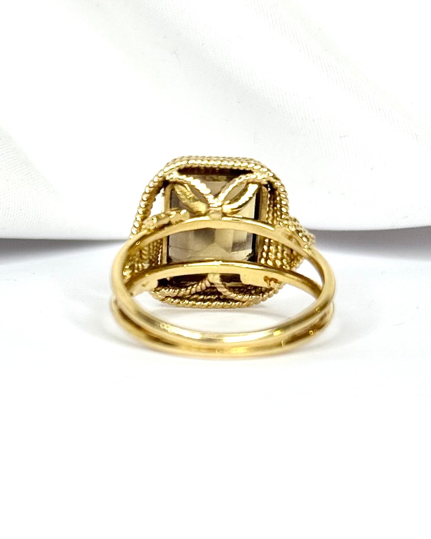 Bague Cocktail Quartz Fumé 5.50 carats &amp; Or 9.07g "Leanna" - Elliade Paris