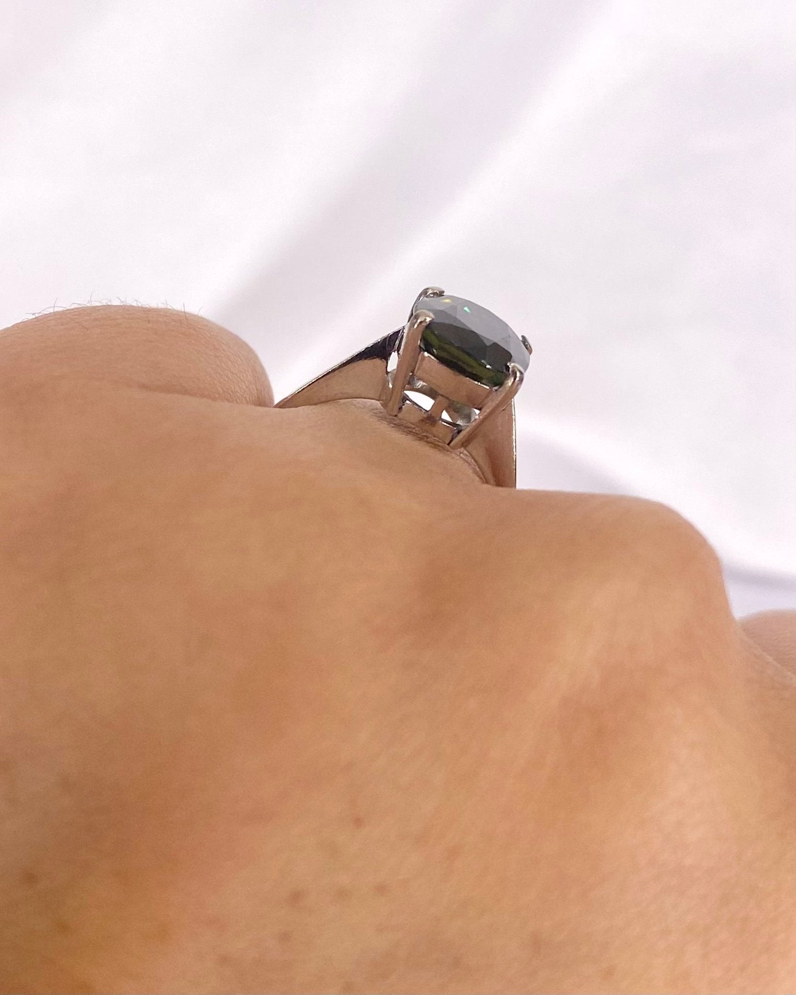 Bague Cocktail Saphir Vert 4.20 carats "Lucette" - Elliade Paris