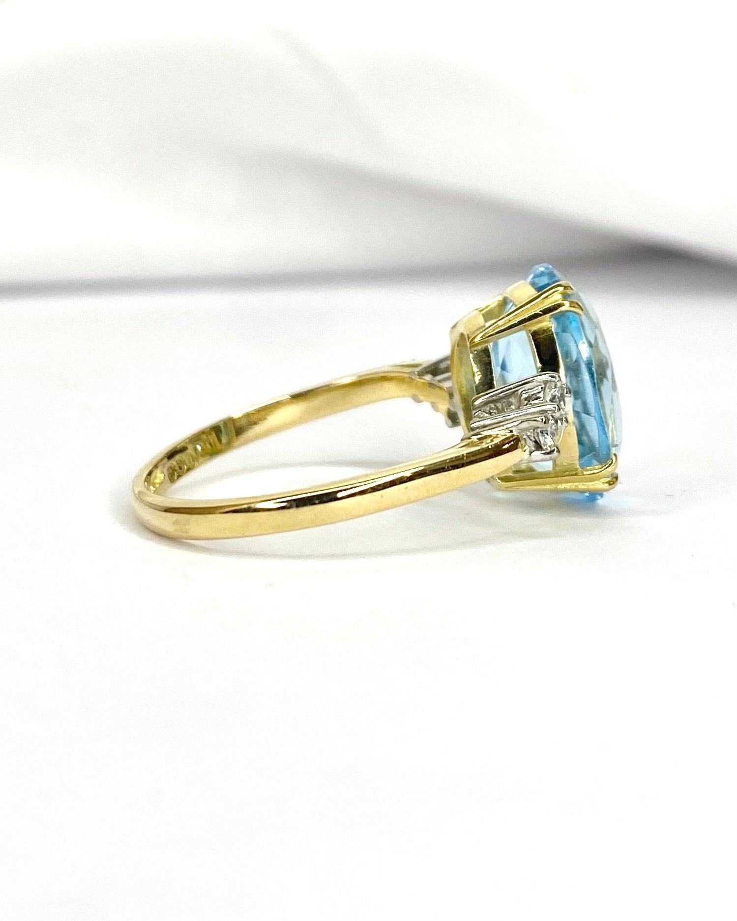 Bague Cocktail Topaze 7.10 carats &amp; Diamants "Salomé" - Elliade Paris