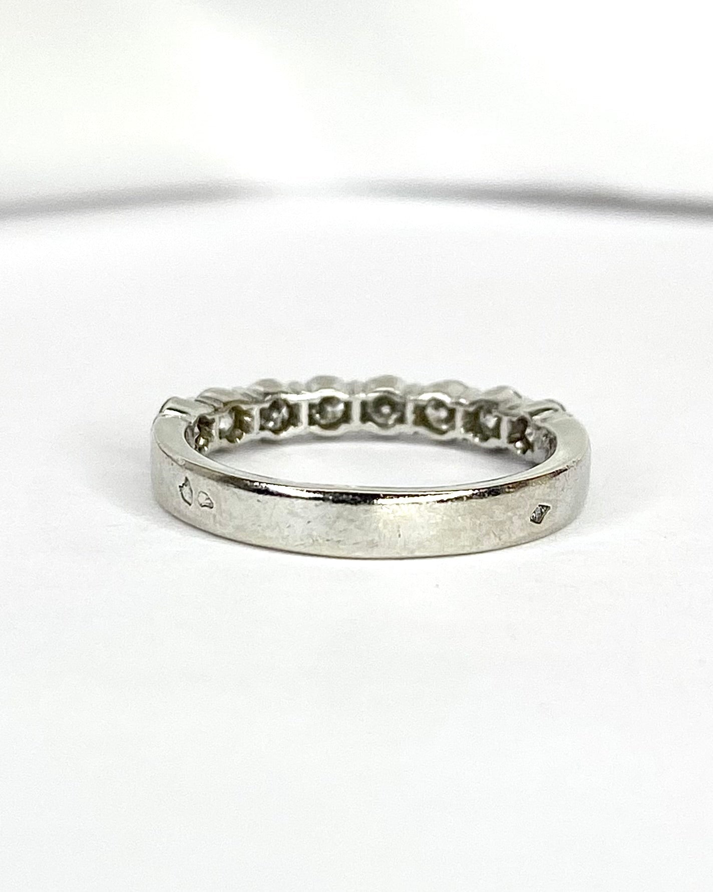 Bague Demi Alliance Diamant 0.72 carat "Irene" - Elliade Paris