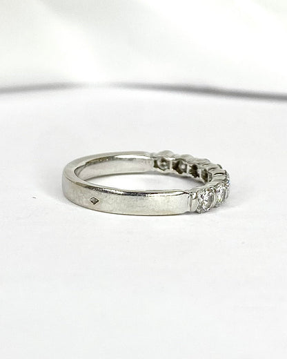 Bague Demi Alliance Diamant 0.72 carat "Irene" - Elliade Paris