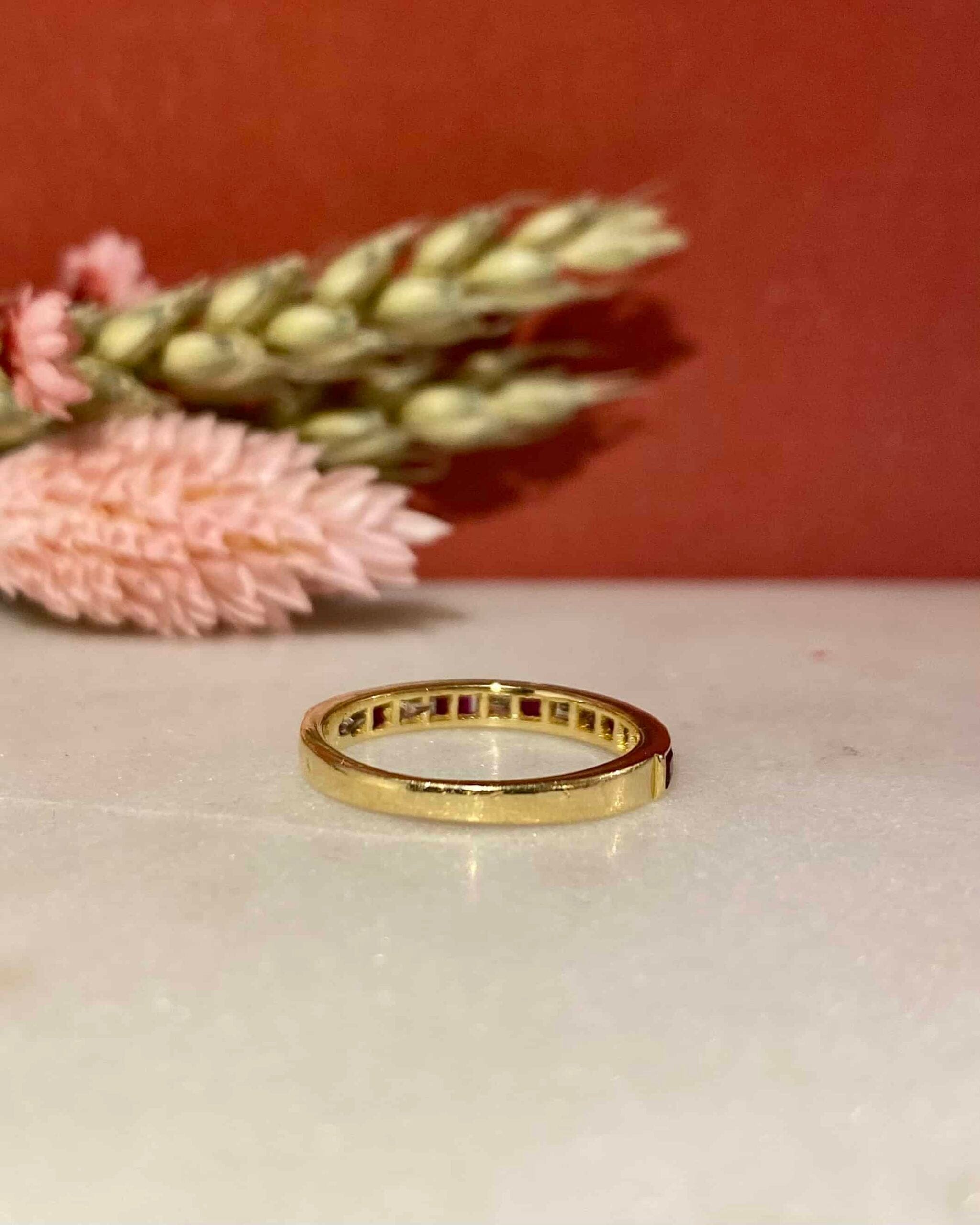 Bague Demi-Alliance Rubis &amp; Diamants "Lola" - Elliade Paris
