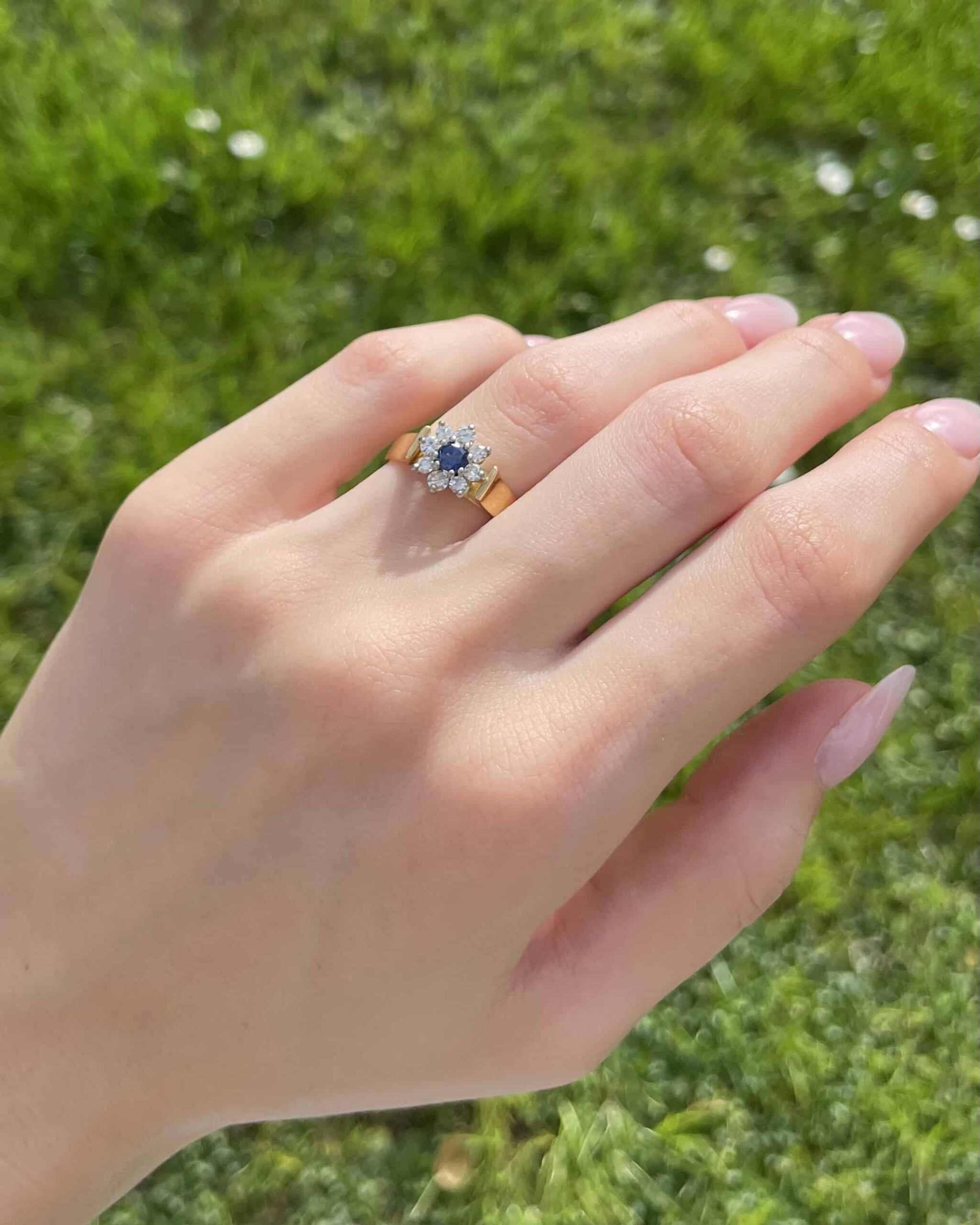 Bague Marguerite Saphir &amp; 8 Diamants "Sydney"