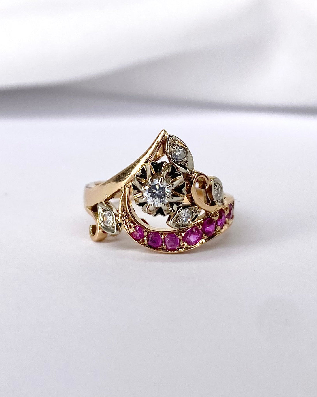 Bague Diadème Rubis &amp; Diamants "Nora" - Elliade Paris