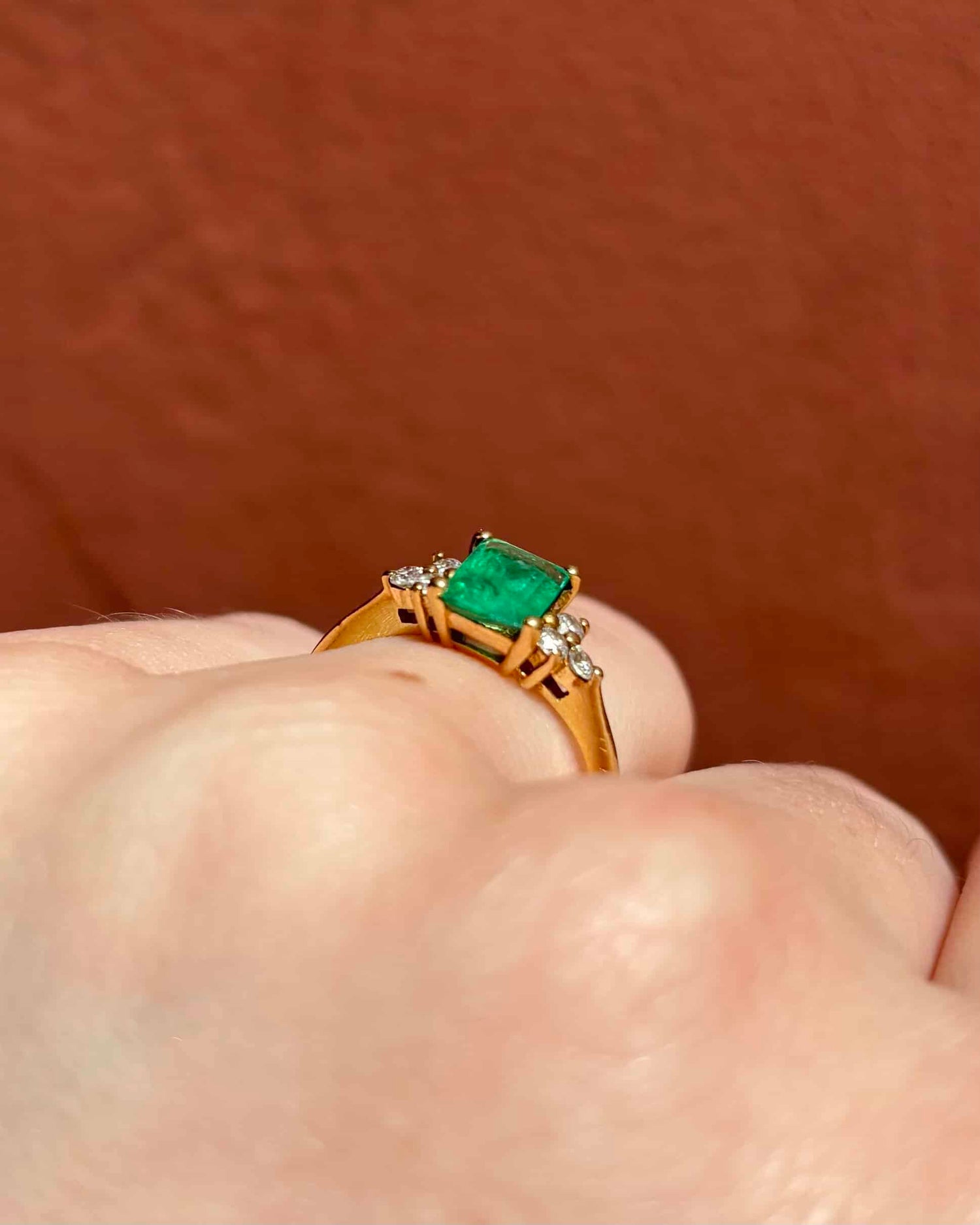 Bague Trilogie Emeraude 0.85 carat &amp; Diamants &quot;Aimee&quot;