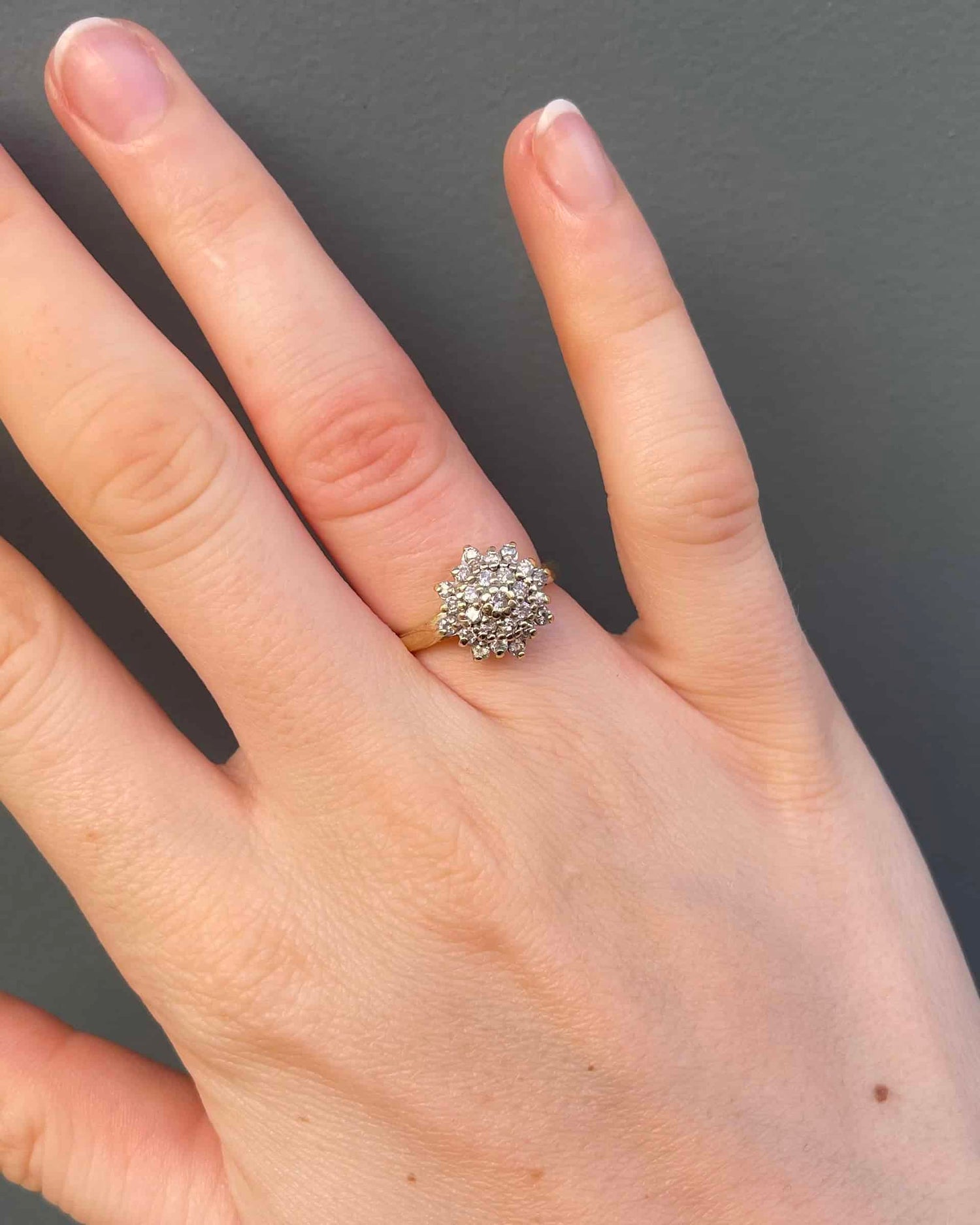 Marguerite Ring 25 Diamonds 0.76 Carat &quot;April&quot;