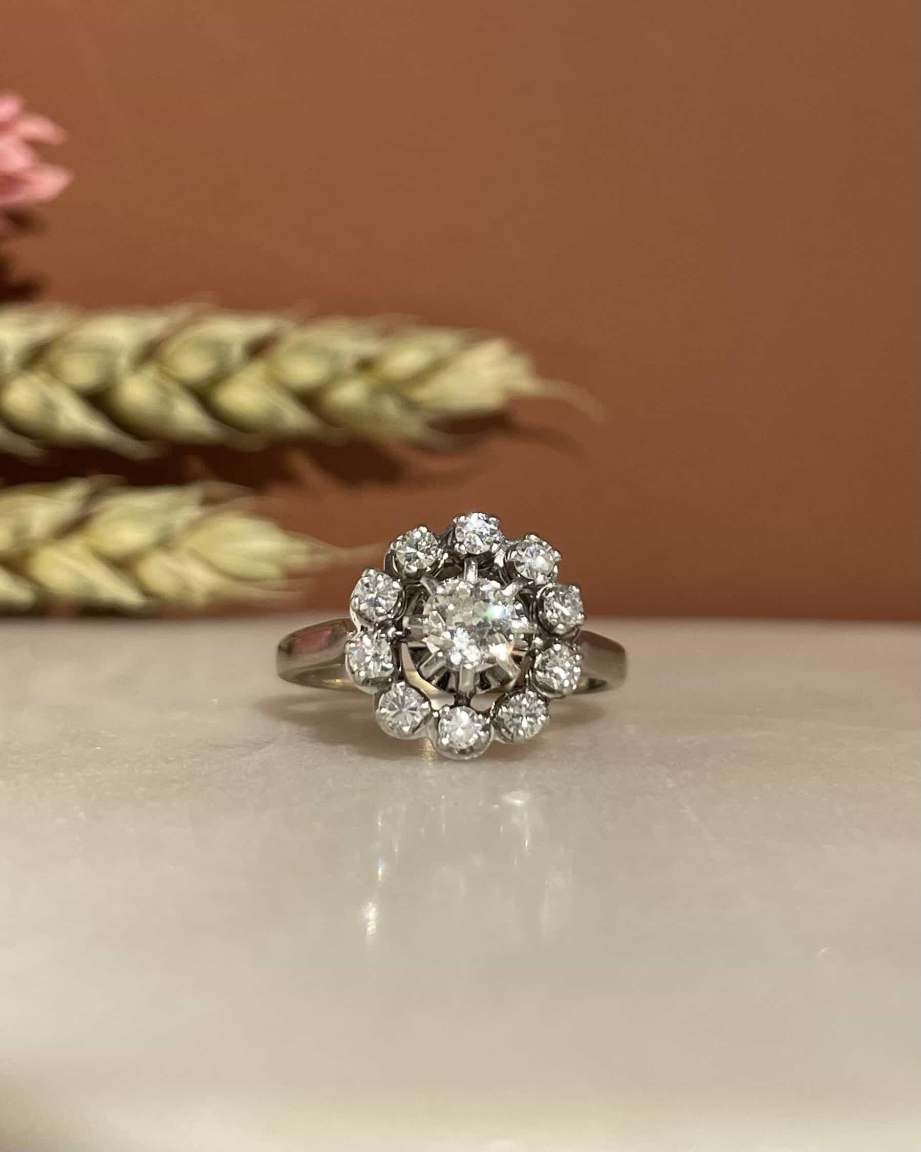 Bague Vintage Marguerite 11 Diamants "Melody" - Elliade Paris